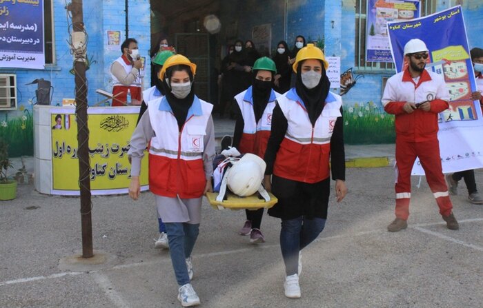 مانور زلزله و ایمنی در مدارس گناوه برگزار شد