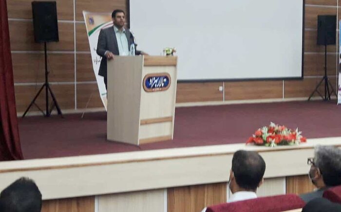 فرماندارگناوه: تکریم و خدمت به مردم در دستور کار شهرداران باشد