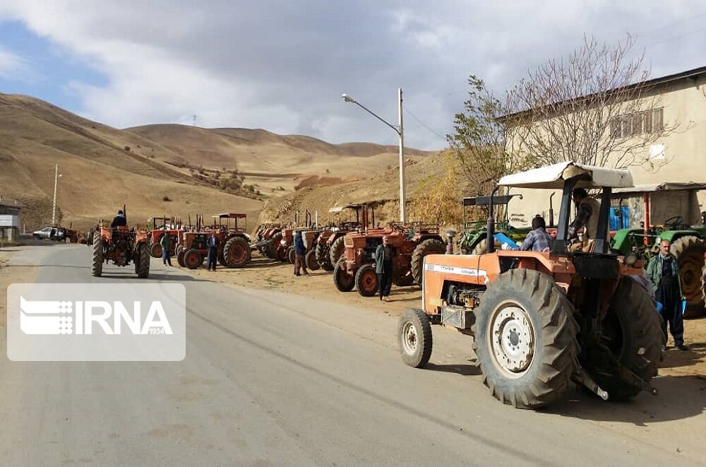 ۲۱۵ دستگاه ماشین‌آلات کشاورزی امسال در استان سمنان پلاک‌گذاری شد