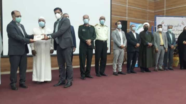 فرماندارگناوه: تکریم و خدمت به مردم در دستور کار شهرداران باشد