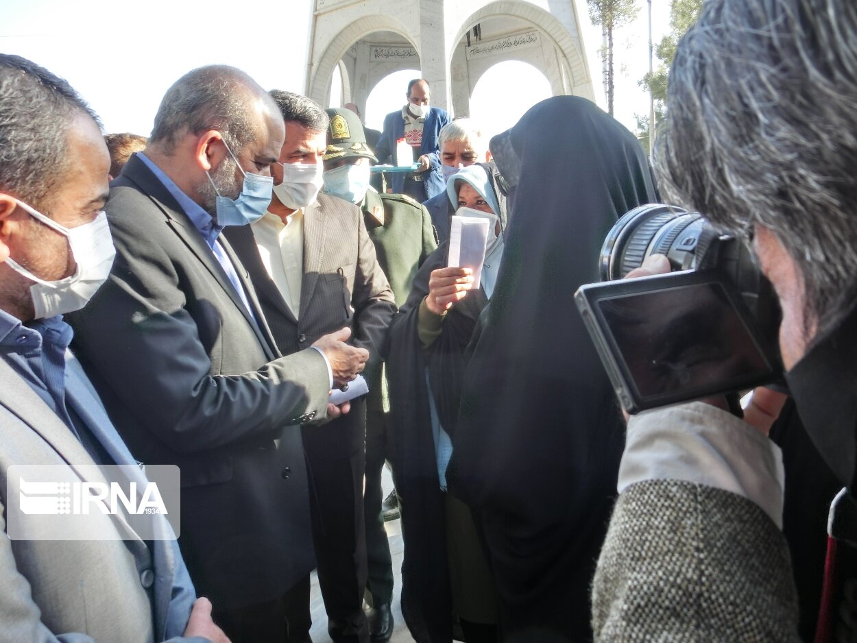 نامههایی که بیواسطه به دست وزیر کشور رسید نامههایی که بیواسطه به دست وزیر کشور رسید