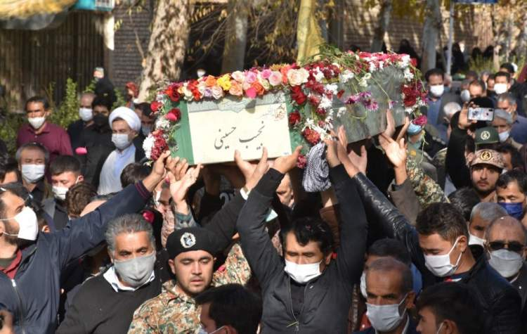 جمعی از والدین شهدا و جانبازان دفاع مقدس آسمانی شدند 5