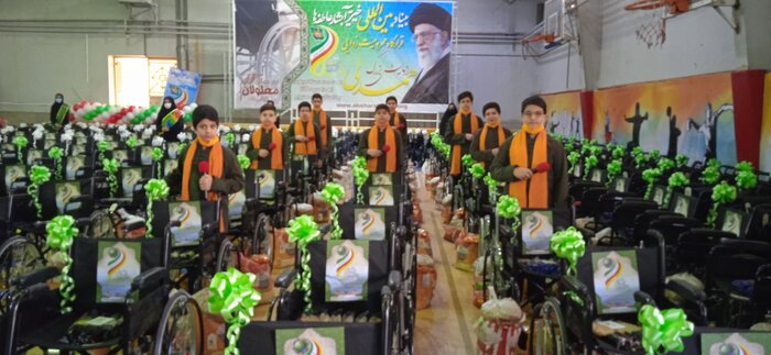 خیران تهران بیش از یکهزار ویلچر به افراد نیازمند اهدا کردند