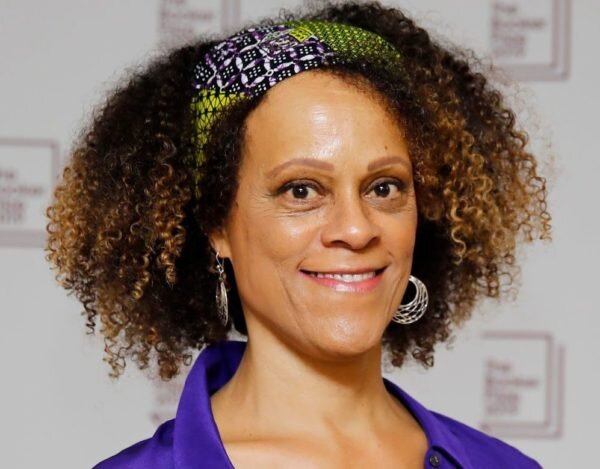 انتصاب اولین رئیس رنگینپوست در انجمن سلطنتی ادبیات انگلیس