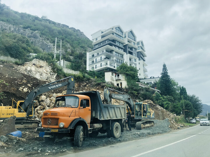 پیشفروش منظر قلعه تاریخی مارکوه رامسر برای بلندمرتبهسازی