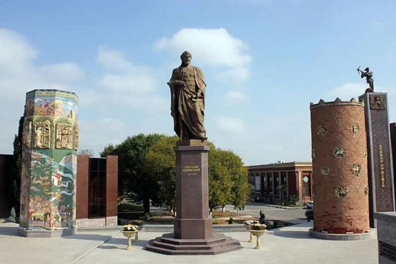 جایزه بینالمللی نظامی گنجوی اهدا میشود جایزه بینالمللی نظامی گنجوی اهدا میشود