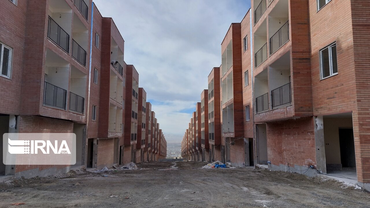 واحدهای مسکونی پروژه دژچنار ملایر ماه آینده تحویل متقاضیان میشود