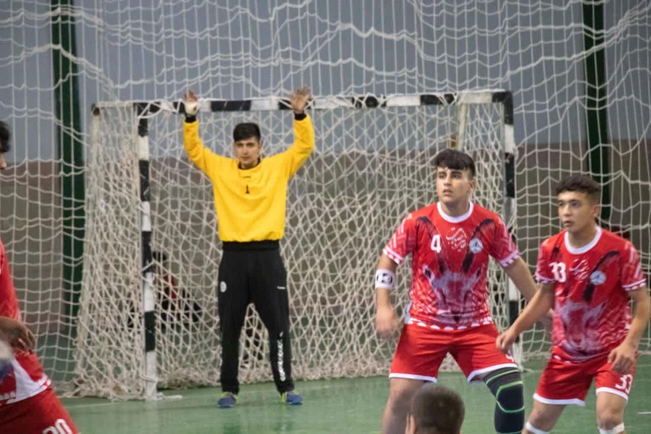 تیم هندبال نونهالان دهدشت کهگیلویه و بویراحمد در یزد قهرمان کشور شد تیم هندبال نونهالان دهدشت کهگیلویه و بویراحمد در یزد قهرمان کشور شد