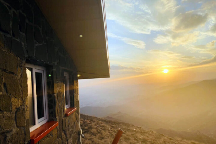 الوند؛ عروس بامهای ایران آماده اقامت زمستانی کوهنوردان