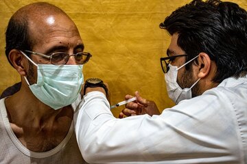 نوبت سوم واکسن کرونا برای افراد بالای ۴۰ سال در اصفهان تزریق می‌شود