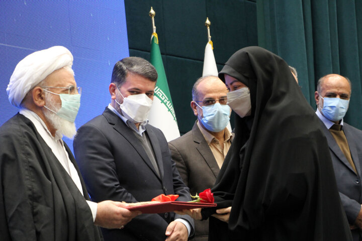 استاندار یزد: خدمت به مردم در صدر فعالیت های دولت سیزدهم قرار دارد