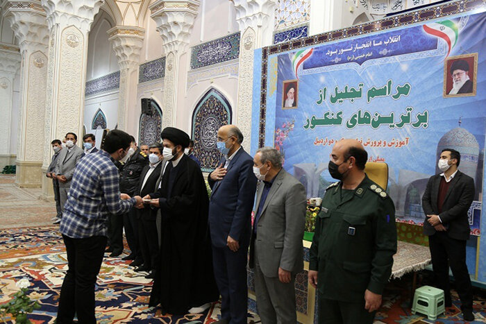 نفرات برتر کنکور ۱۴۰۰ استان اردبیل تجلیل شدند
