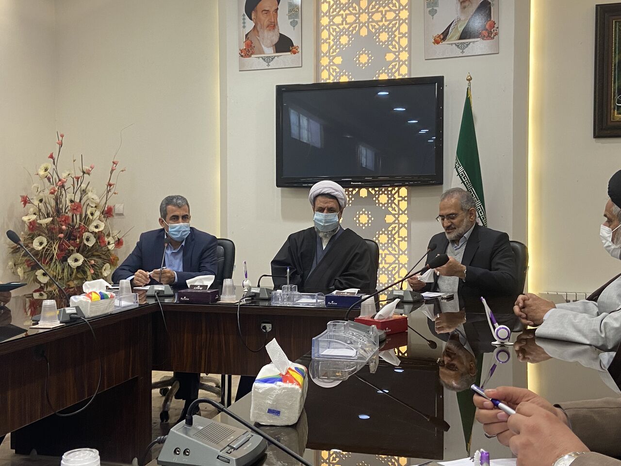 معاون پارلمانی رئیسجمهوری: کشور را از پشت مانیتور نمیتوان اداره کرد معاون پارلمانی رئیسجمهوری: کشور را از پشت مانیتور نمیتوان اداره کرد