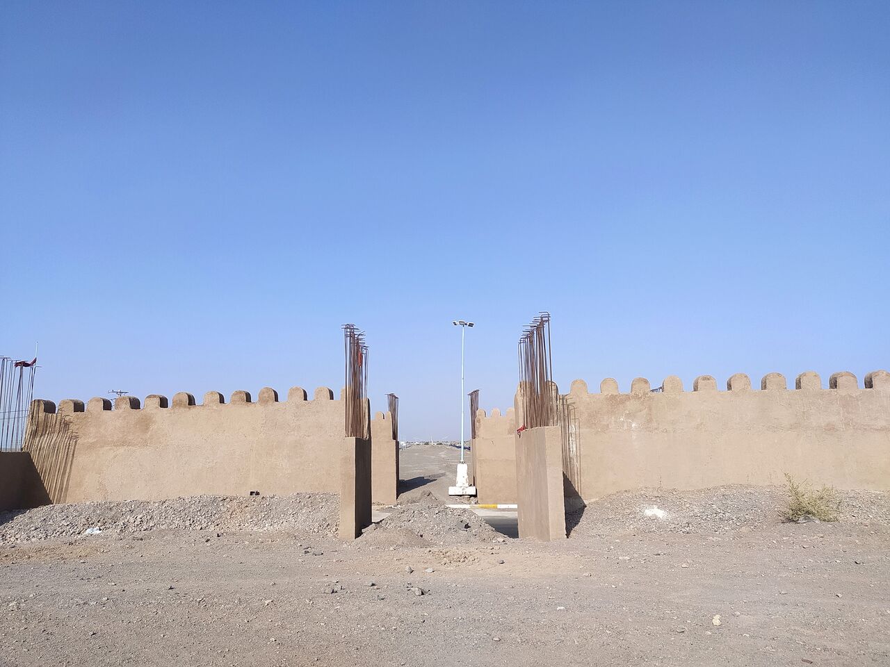 ۵ سال بلاتکلیفی پروژهای ملی در بم و تبدیل آن به نماد کاهگل ۵ سال بلاتکلیفی پروژهای ملی در بم و تبدیل آن به نماد کاهگل