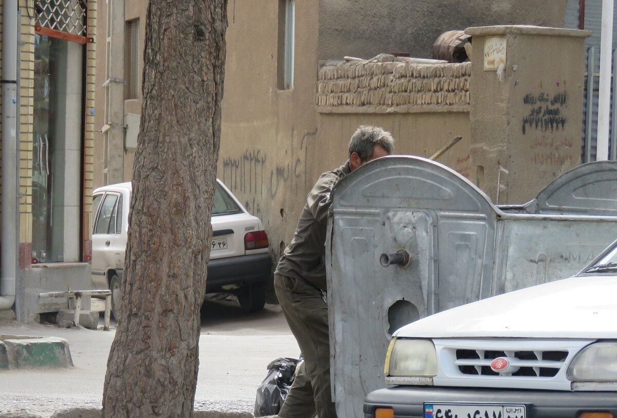 همراه با زبالهگردها در بیرجند تا یافتن علت و راهکار