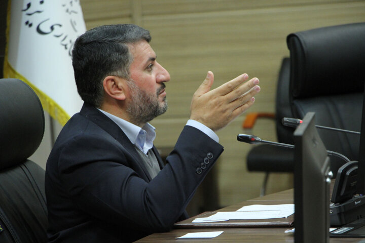 استاندار : حمایت باشگاه فولاد یزد از تیم های ورزشی مسئولیت اجتماعی است