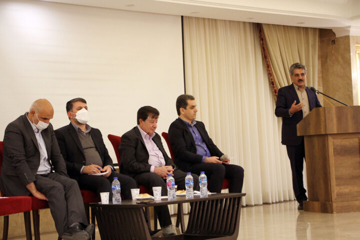 استاندار :فعالان اقتصادی یزد برای توسعه صنعت سبز و فناور تلاش کنند