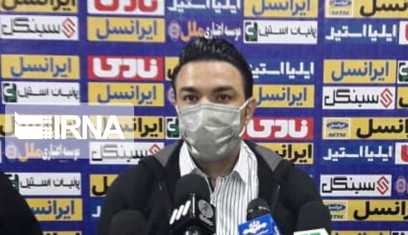 سرمربی فولادخوزستان:با زمین ورزشگاه حافظیه بازی داشتیم،نه با تیم فجر سرمربی فولادخوزستان:با زمین ورزشگاه حافظیه بازی داشتیم،نه با تیم فجر