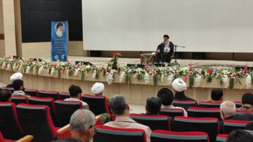 آیت‌الله علم‌الهدی: جامعه اسلامی به نیروهای روحانی و جوان نیاز دارد