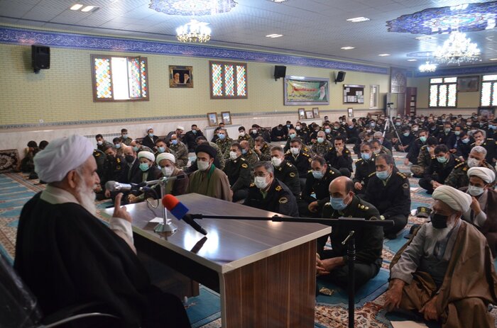 کار پلیس عبادت و حضور ماموران در جامعه امنیت آفرین است