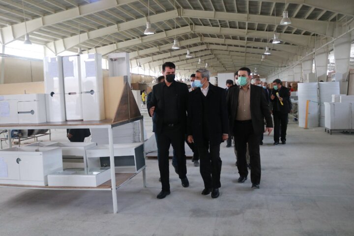 استاندار همدان: بهبود شرایط اقتصادی مردم از اولویتهای اصلی دولت است