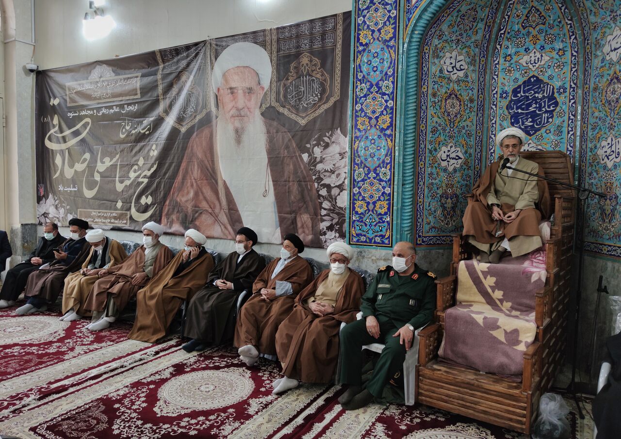 خدمات ارزشمند آیت‌الله صادقی در لرستان ماندگار است