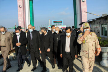 بازدید مسئولان ایران و آذربایجان از محل ساخت پل جاده ای‎‎