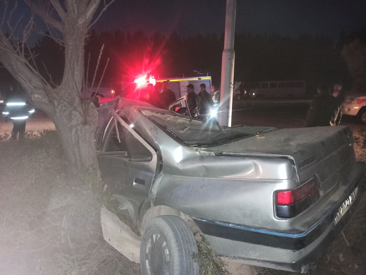 سانحه رانندگی در کرمان و مشکل همیشگی تجمع مزاحم مردم