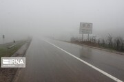 مه غلیظ دید افقی در استان همدان را به کمتر از ۲۰ متر کاهش داد