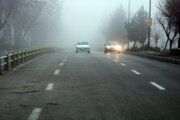 مه صبحگاهی سرعت تردد خودرو در جاده‌های استان همدان را کُند کرد