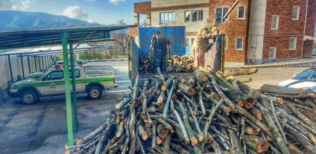 یک دستگاه لودر حین تخریب اراضی ملی در مریوان توقیف شد