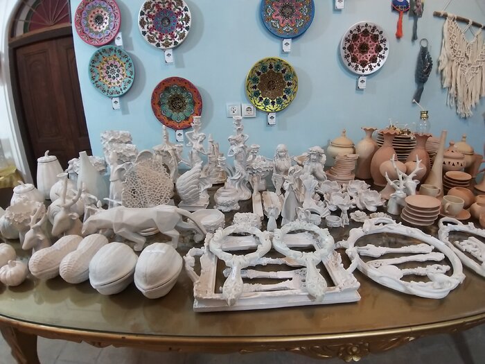 نمایشگاه هنرهای تجسمی یاس در بوشهر گشایش یافت