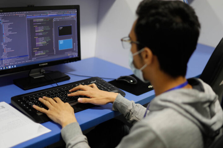 نگاه به گردش نخبگان با عینک بدبینی صحیح نیست/مسائل معیشتی مهمترین دلیل ترک وطن