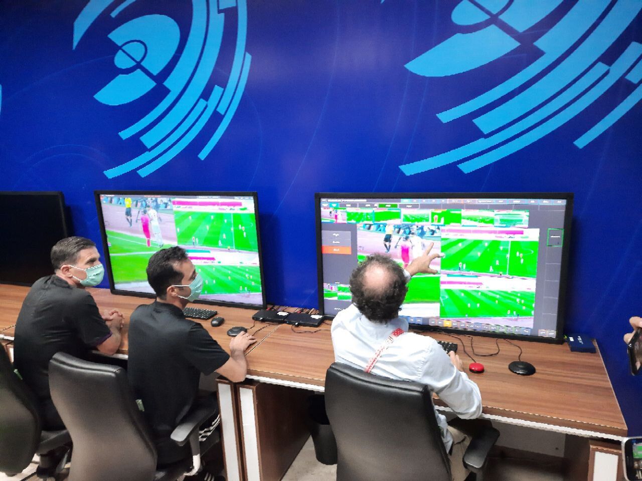 ضرورت راهاندازی کمک داور ویدئویی برای رفع ابهامات در داوری فوتبال ضرورت راهاندازی کمک داور ویدئویی برای رفع ابهامات در داوری فوتبال