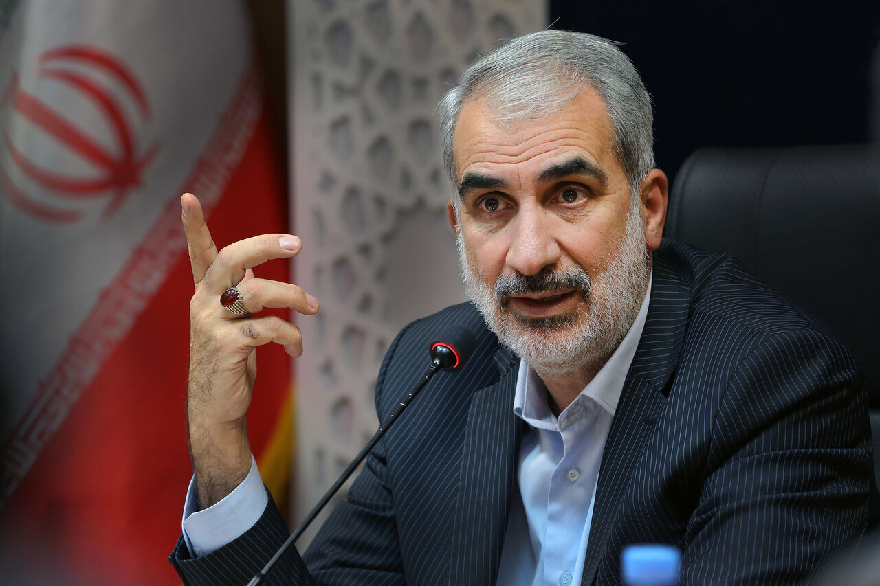 وزیر آموزش و پرورش: باید برای مکتب سردار سلیمانی مدرسهسازی کنیم