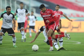 ۲ بازیکن پرسپولیس دیدار مقابل پیکان را از دست دادند