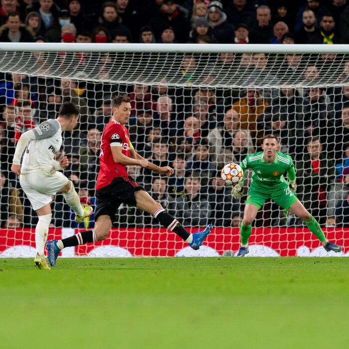 حذف بارسلونا به دست بایرن بیرَحم/ برف، دیدار سرنوشتساز را لغو کرد