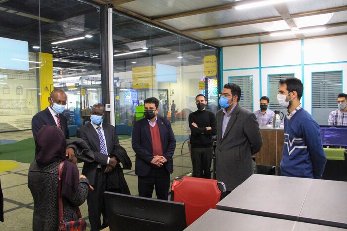 هیات دیپلماتیک کشور مالی از پارک فناوری اطلاعات در مشهد بازدید کرد