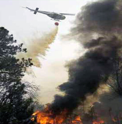 ۲ فروند بالگرد برای مهار آتش در جنگل های چالوس به کار گرفته شد