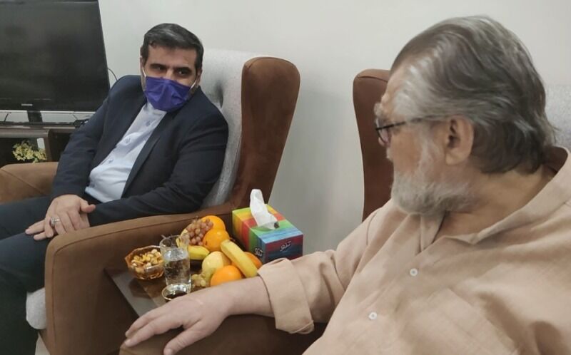 عیادت وزیر فرهنگ از نادر طالبزاده کارگردان پیشکسوت کشور