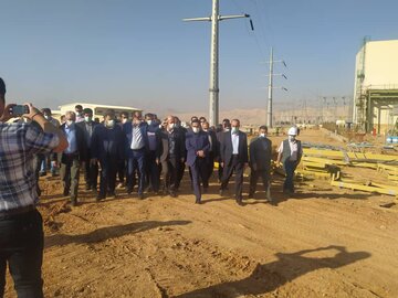 بازدید وزیر نیرو از نیروگاه سیکل ترکیبی خرمآباد 8