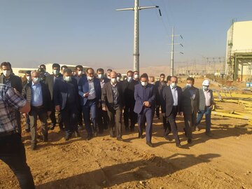 بازدید وزیر نیرو از نیروگاه سیکل ترکیبی خرمآباد 11