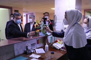 دیدار استاندار آذربایجان غربی با پرستاران بیمارستان امام رضا (ع) ارومیه