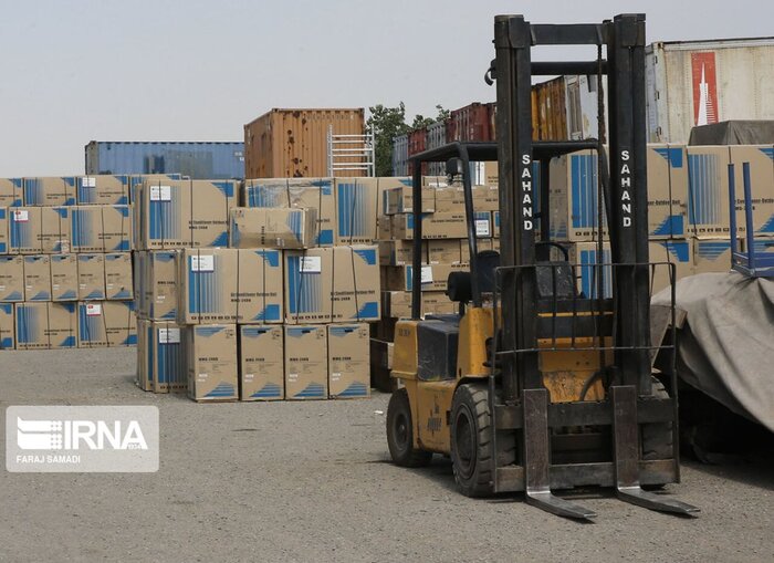 پنج میلیارد ریال کالای قاچاق و احتکاری در کرمانشاه کشف شد