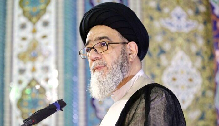 امام جمعه تبریز بر نگاه به درون در حوزه اقتصادی تاکید کرد