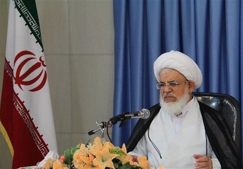امام جمعه یزد:تولید علم از توصیه های رهبر معظم انقلاب به دانشجویان است