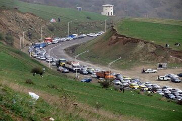 ترافیک گردنه حیران با همکاری پلیس‌راه آستارا و نمین برطرف می‌شود