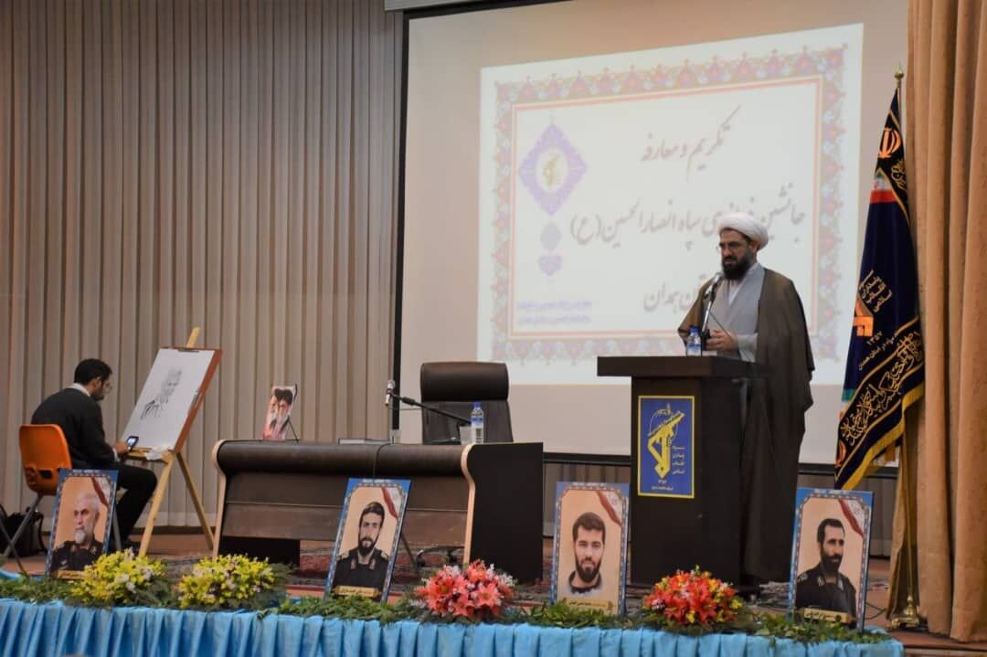 امام جمعه همدان: خدمت به مردم در نظام اسلامی بازنشستگی ندارد 