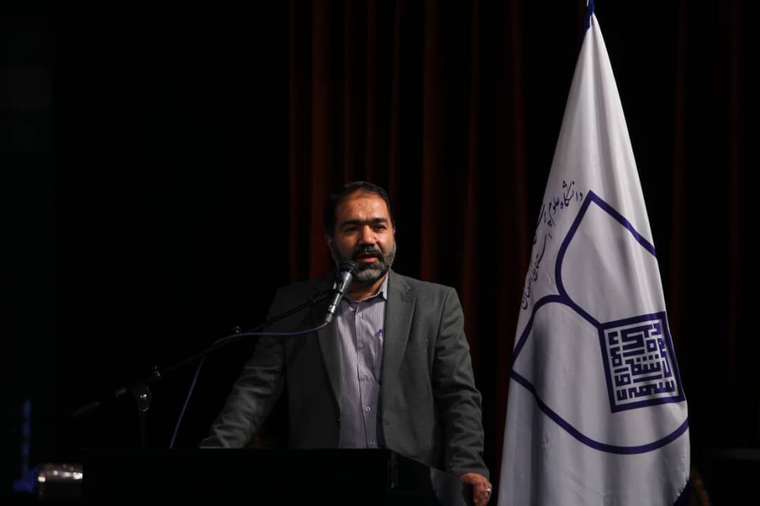 استاندار اصفهان: کرونا جایگاه واقعی کادر درمان را به جامعه نشان داد