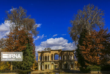 Shahzadeh Mahan Historical Garden, jewelry, shining in desert